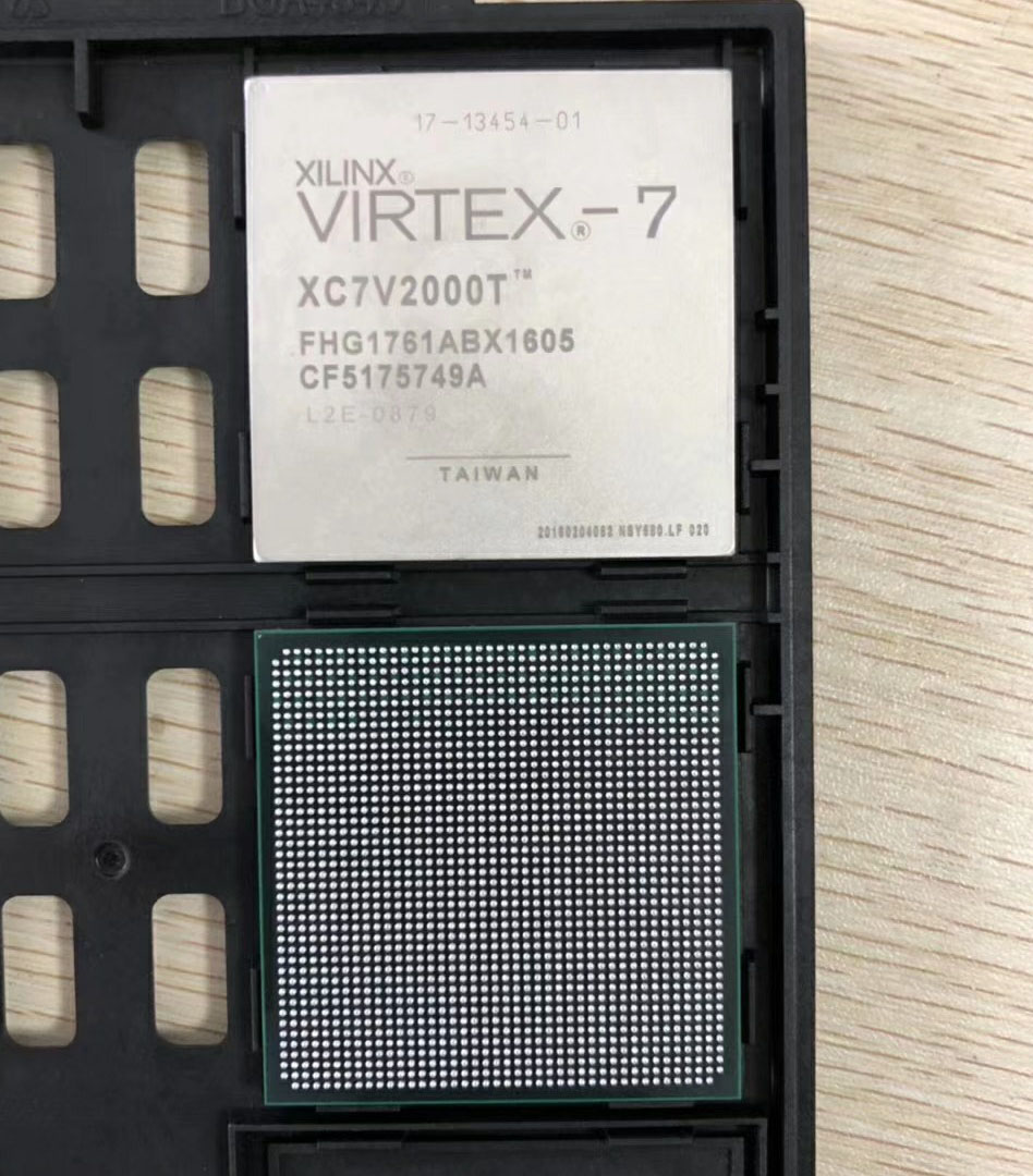 XC7V2000T-1FHG1761I 1